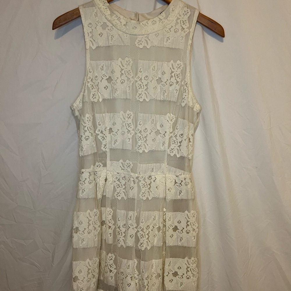 ASTR Lace Sleeveless High Neck Romper - Cream
